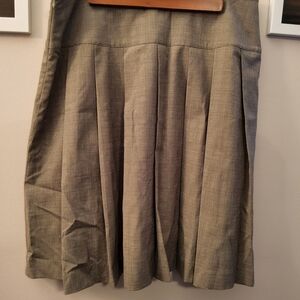 Structured Pleat A-Line Skirt in Olive Gray